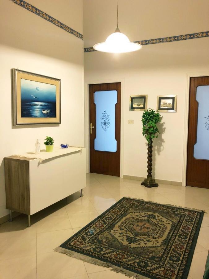 Apartment For 2 In Catania, B&B Le Voci Del Mercato Экстерьер фото