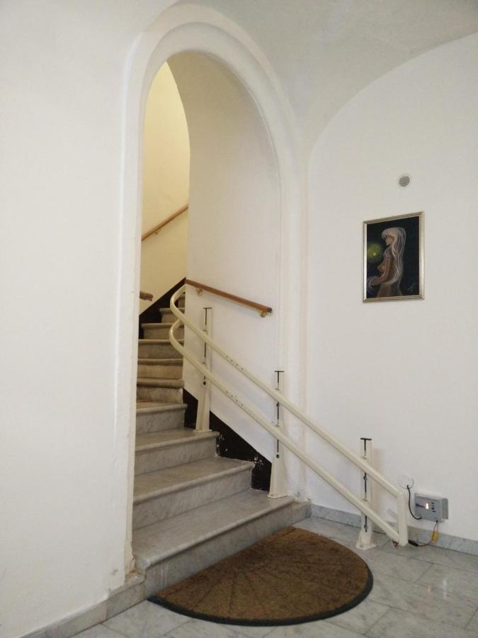Apartment For 2 In Catania, B&B Le Voci Del Mercato Экстерьер фото