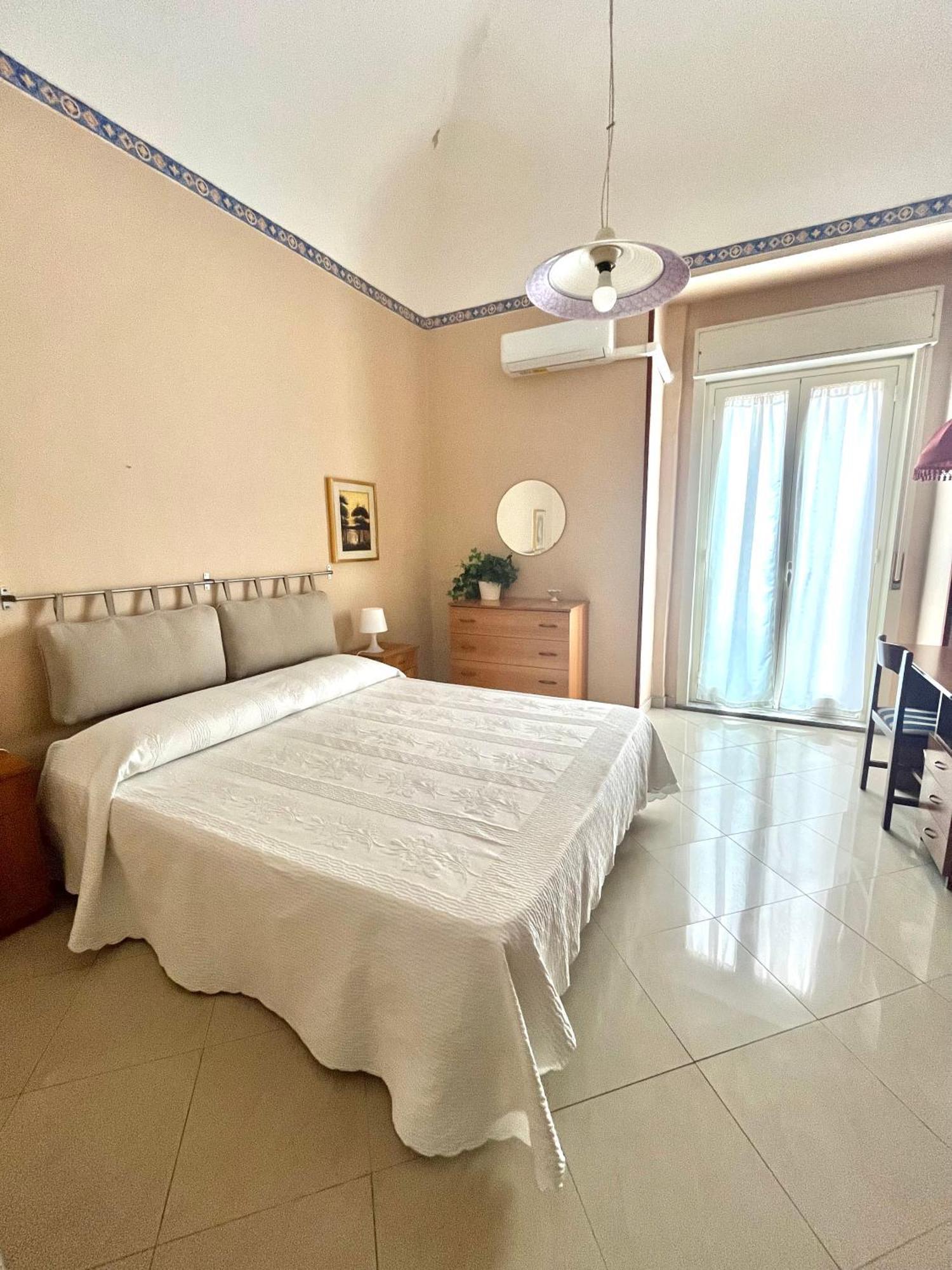 Apartment For 2 In Catania, B&B Le Voci Del Mercato Экстерьер фото