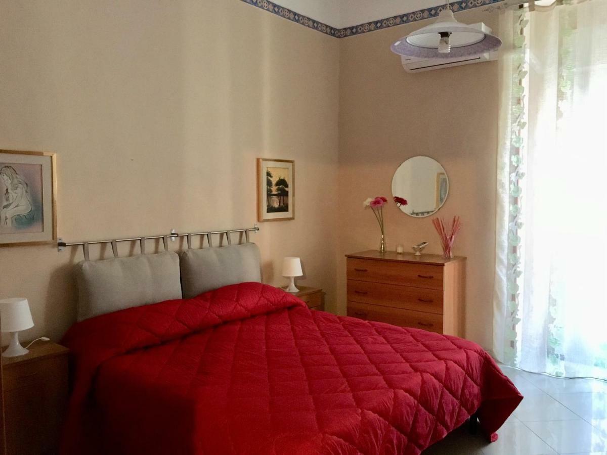 Apartment For 2 In Catania, B&B Le Voci Del Mercato Экстерьер фото